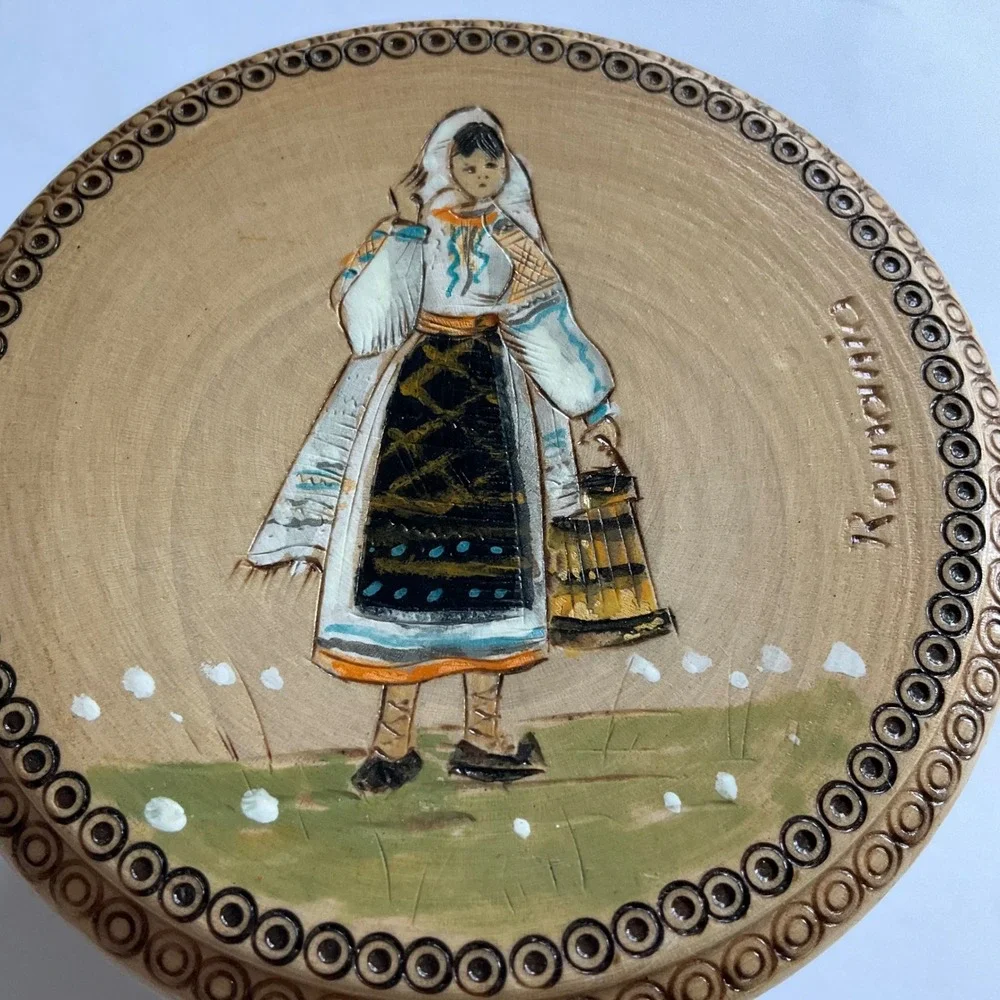 VTG Romania Hand Painted Carved Wooden Trinket Box Folk Art Lacquered Pyrography